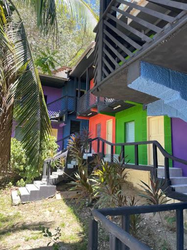 Airport Inn Roatan Eksteriør bilde