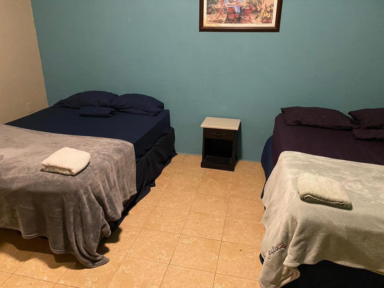 Airport Inn Roatan Eksteriør bilde